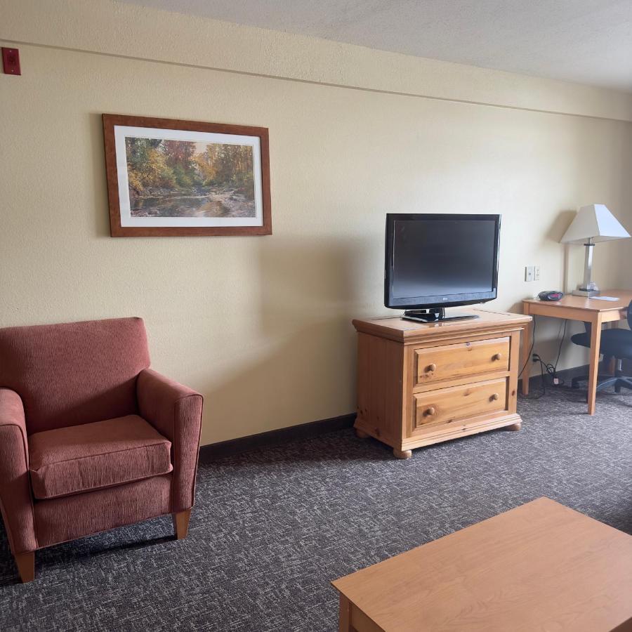Duluth Inn & Suites Near Spirit Mountain Exterior photo